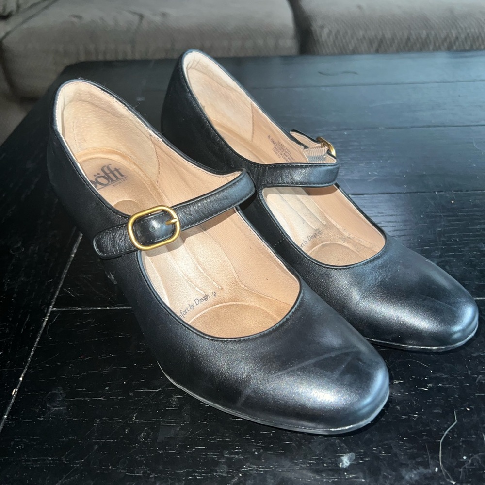 Sofft Mary Jane Closed Toe Heel